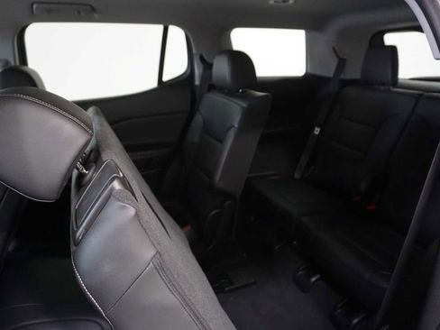 Used 2023 GMC Acadia SLT image 12