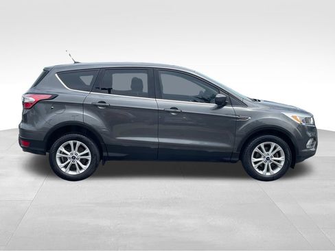 Used 2017 Ford Escape SE FWD image 9
