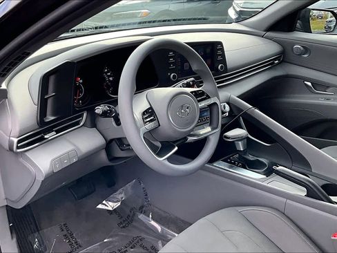 Used 2021 Hyundai Elantra SEL image 15