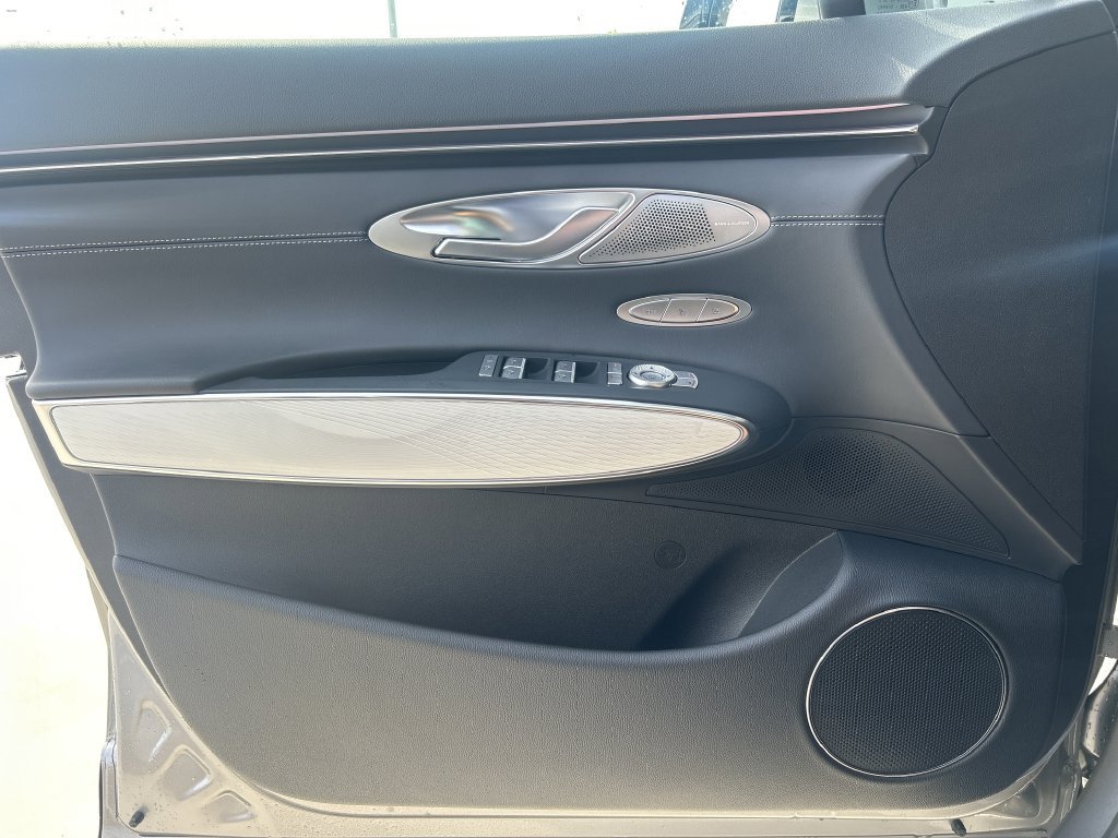 New 2026 Genesis GV70 2.5T Advanced AWD/4WD image 16