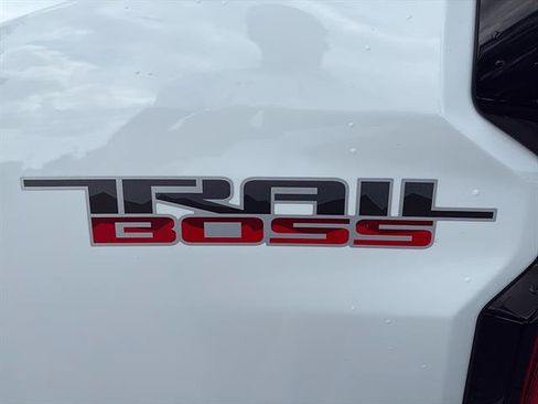 Used 2024 Chevrolet Colorado Trail Boss w/ Advanced Trailering Package AWD/4WD image 13