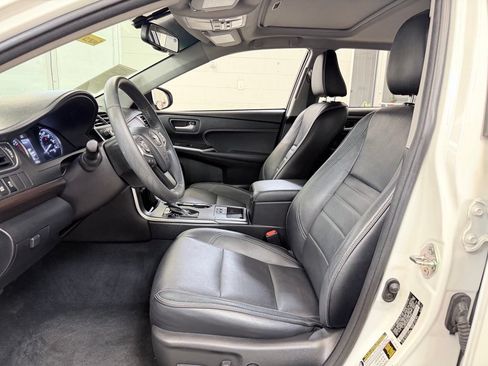 Used 2017 Toyota Camry XLE FWD image 13