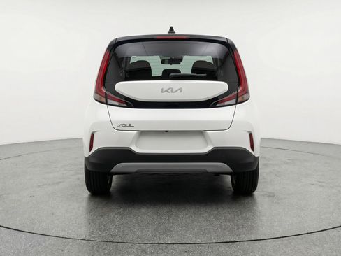 Used 2025 Kia Soul LX w/ LX Technology Package FWD image 7