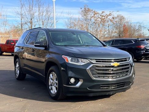 Used 2020 Chevrolet Traverse LT image 4