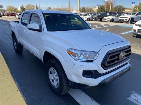 Used 2022 Toyota Tacoma image 2