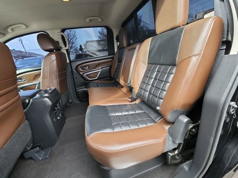 Used 2019 Nissan Titan Platinum Reserve image 24