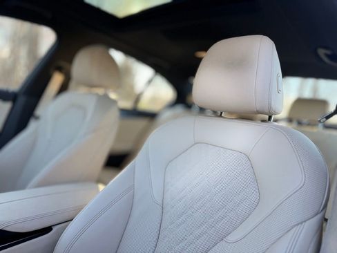 Used 2022 BMW 530i xDrive w/ Convenience Package image 16