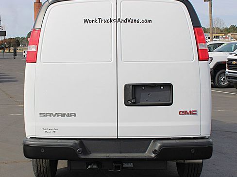 Used 2025 GMC Savana 2500 w/ Driver Convenience Package image 10