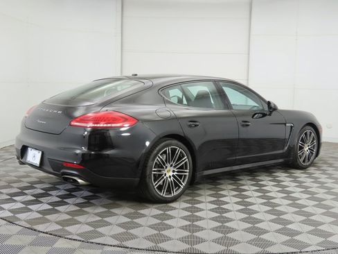Used 2016 Porsche Panamera 4 image 5