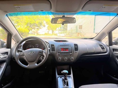 Used 2018 Kia Forte LX FWD image 12