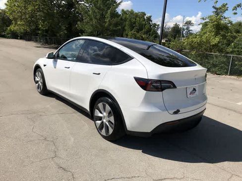 Used 2021 Tesla Model Y Long Range AWD/4WD image 4