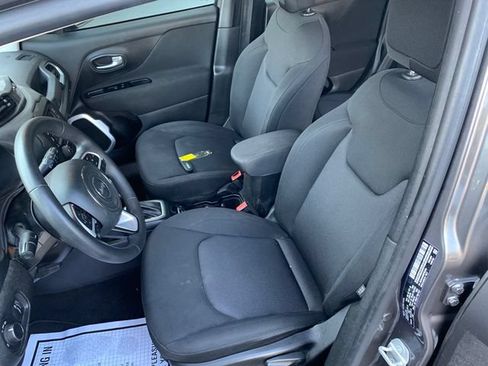 Used 2019 Jeep Renegade Sport FWD image 10