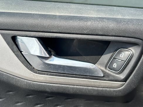 Used 2020 Ford Escape SE FWD image 8