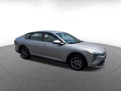 Used 2025 Kia K4 FWD image 2