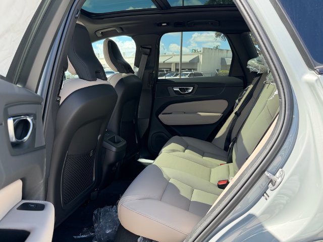 New 2027 Volvo XC90 B5 Core AWD/4WD image 11