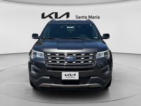 Used 2017 Ford Explorer XLT w/ Equipment Group 202A FWD image 4