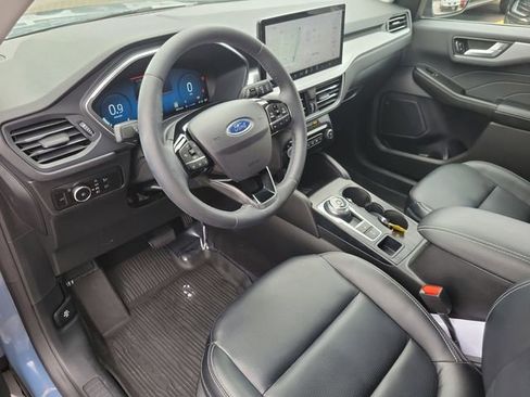 Used 2023 Ford Escape Platinum AWD/4WD image 14
