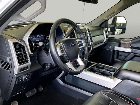 Used 2019 Ford F250 Lariat w/ Lariat Value Package AWD/4WD image 17