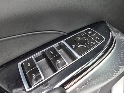 Used 2024 Cadillac Lyriq Sport image 10