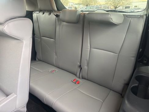 Used 2023 Toyota Highlander XLE image 22