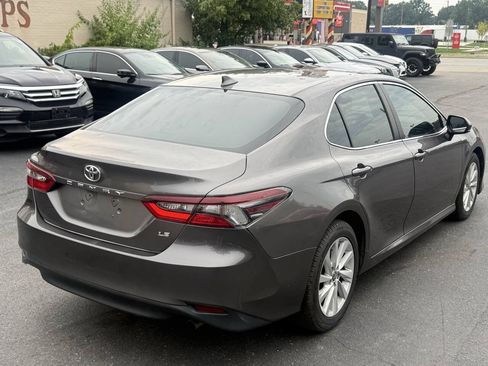 Used 2021 Toyota Camry LE FWD image 5