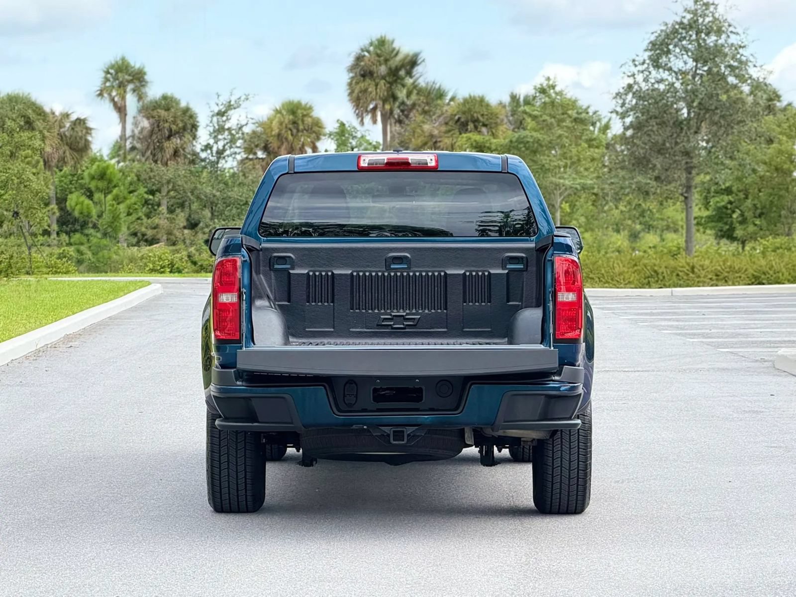 Used 2019 Chevrolet Colorado W/T w/ WT Convenience Package RWD image 9