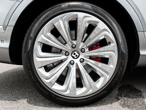 Certified 2023 Bentley Bentayga AWD/4WD image 16