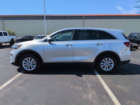 Used 2019 Kia Sorento L image 3