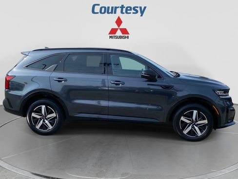 Used 2023 Kia Sorento S FWD image 7