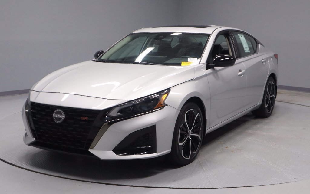 Certified 2023 Nissan Altima 2.5 SR w/ SR Premium Package FWD image 4