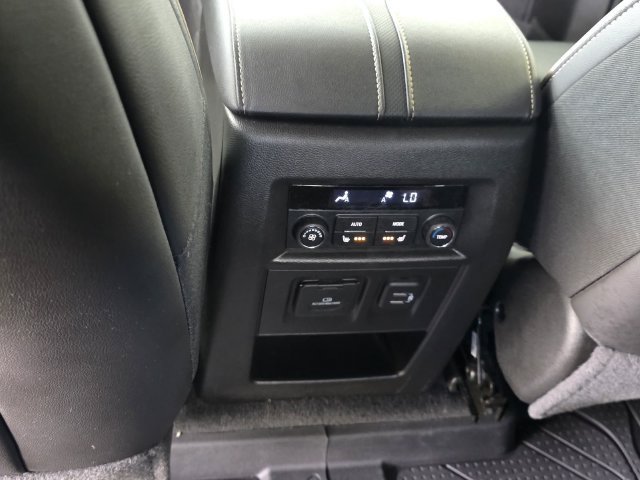 Used 2023 Chevrolet Traverse Premier w/ Redline Edition FWD image 12