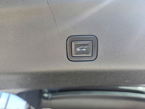 Used 2021 Chevrolet Tahoe LT w/ Luxury Package AWD/4WD image 33