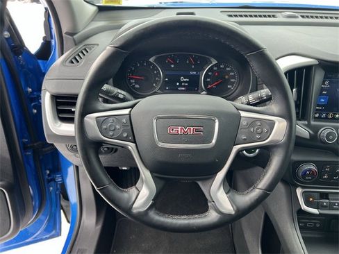 Used 2024 GMC Terrain SLT image 20