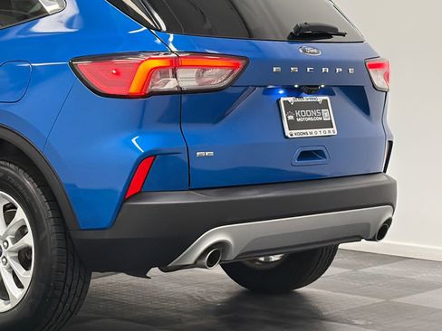 Used 2021 Ford Escape SE image 7