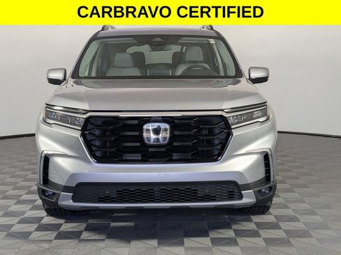 Used 2023 Honda Pilot Elite image 3