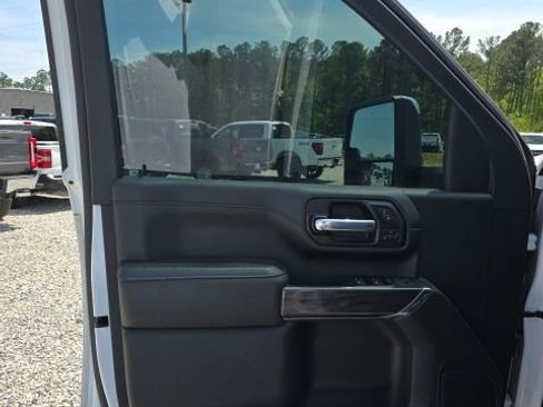 Used 2022 Chevrolet Silverado 2500 LTZ w/ LTZ Convenience Package image 9