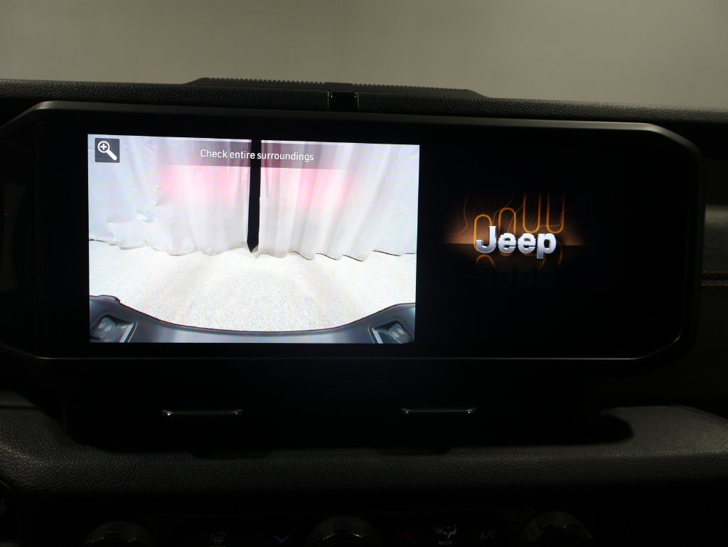 Used 2025 Jeep Gladiator Sport AWD/4WD image 25