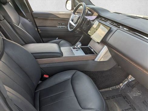 Used 2024 Land Rover Range Rover Long Wheelbase SE image 24