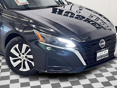 Used 2023 Nissan Altima 2.5 S FWD image 28