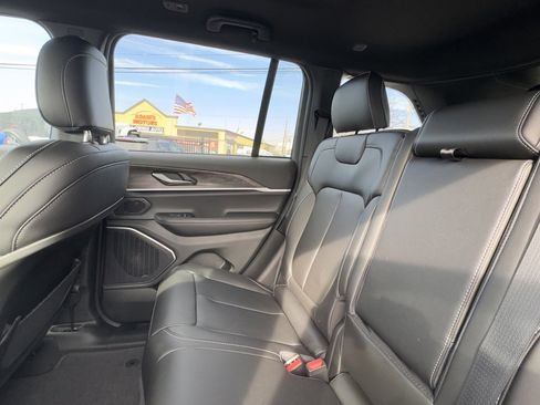New 2026 Jeep Grand Cherokee Limited w/ Limited Altitude Package image 17