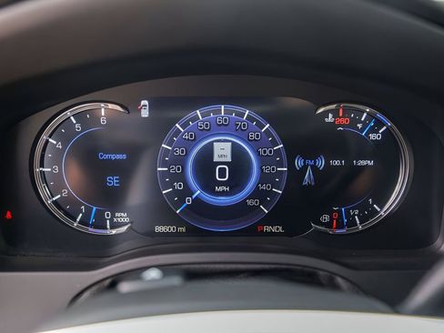 Used 2020 Cadillac Escalade Luxury image 11