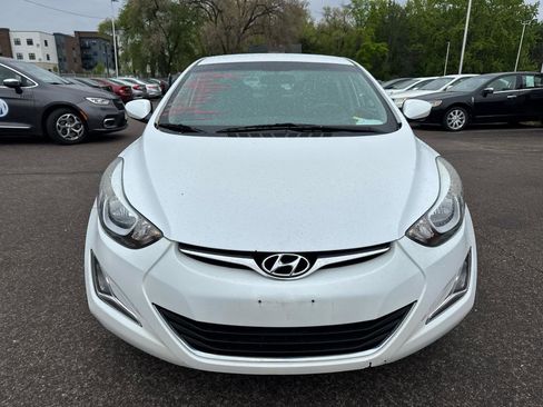 Used 2015 Hyundai Elantra SE w/ Option Group 02 FWD image 2