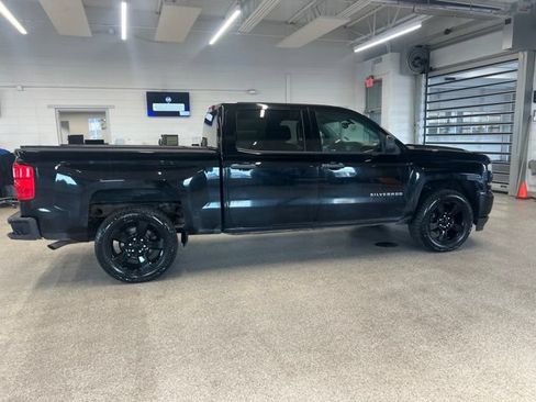 Used 2018 Chevrolet Silverado 1500 Custom w/ Custom Value Package AWD/4WD image 4