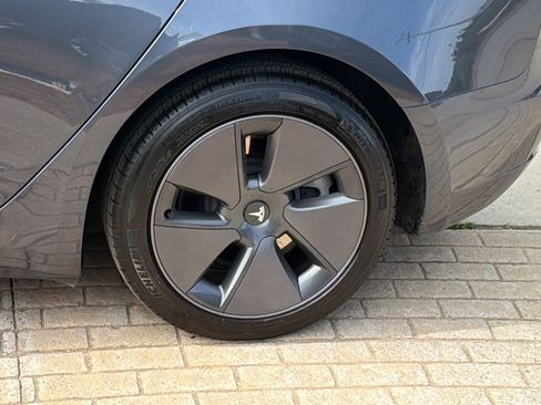 Used 2023 Tesla Model 3 Standard Range image 12