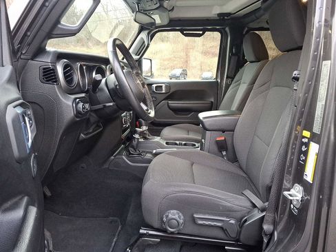 Used 2021 Jeep Gladiator Sport image 13