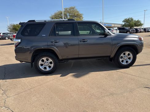 Used 2022 Toyota 4Runner SR5 Premium w/ Moonroof Package image 8