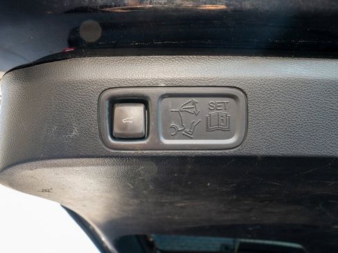 Used 2020 Ford Expedition XLT w/ Equipment Group 202A image 7