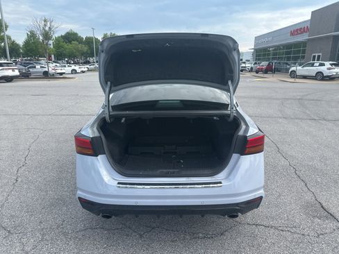 Used 2023 Nissan Altima 2.5 SR w/ SR Premium Package FWD image 11