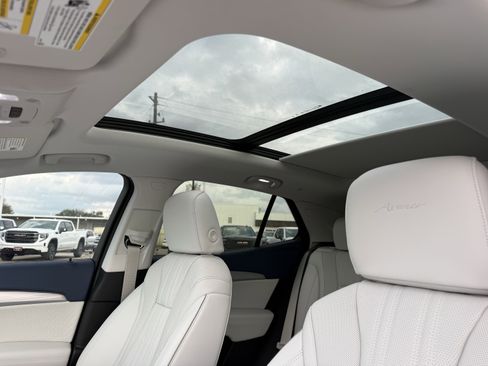 New 2026 Buick Envision Avenir image 21