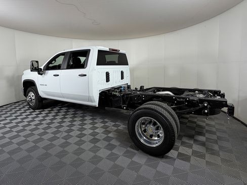 New 2026 Chevrolet Silverado 3500 W/T image 3